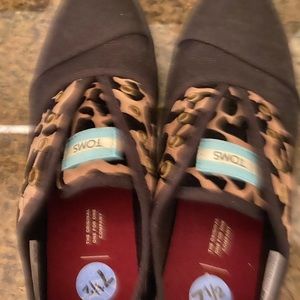 TOMS shoes